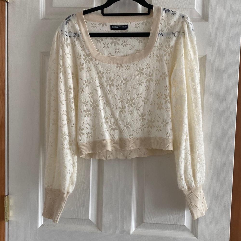 puffy shoulder sweater